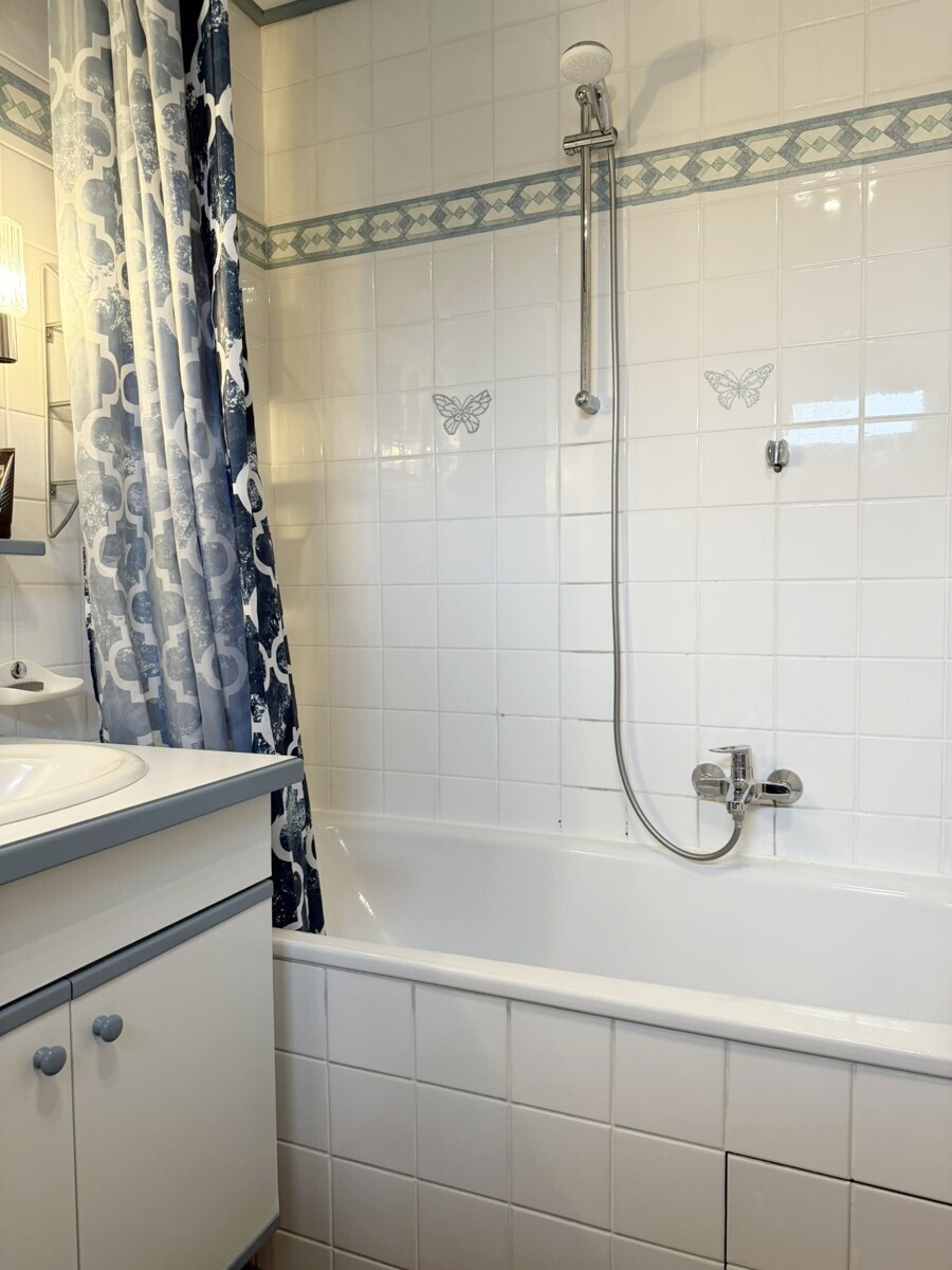 Badezimmer mit Wanne