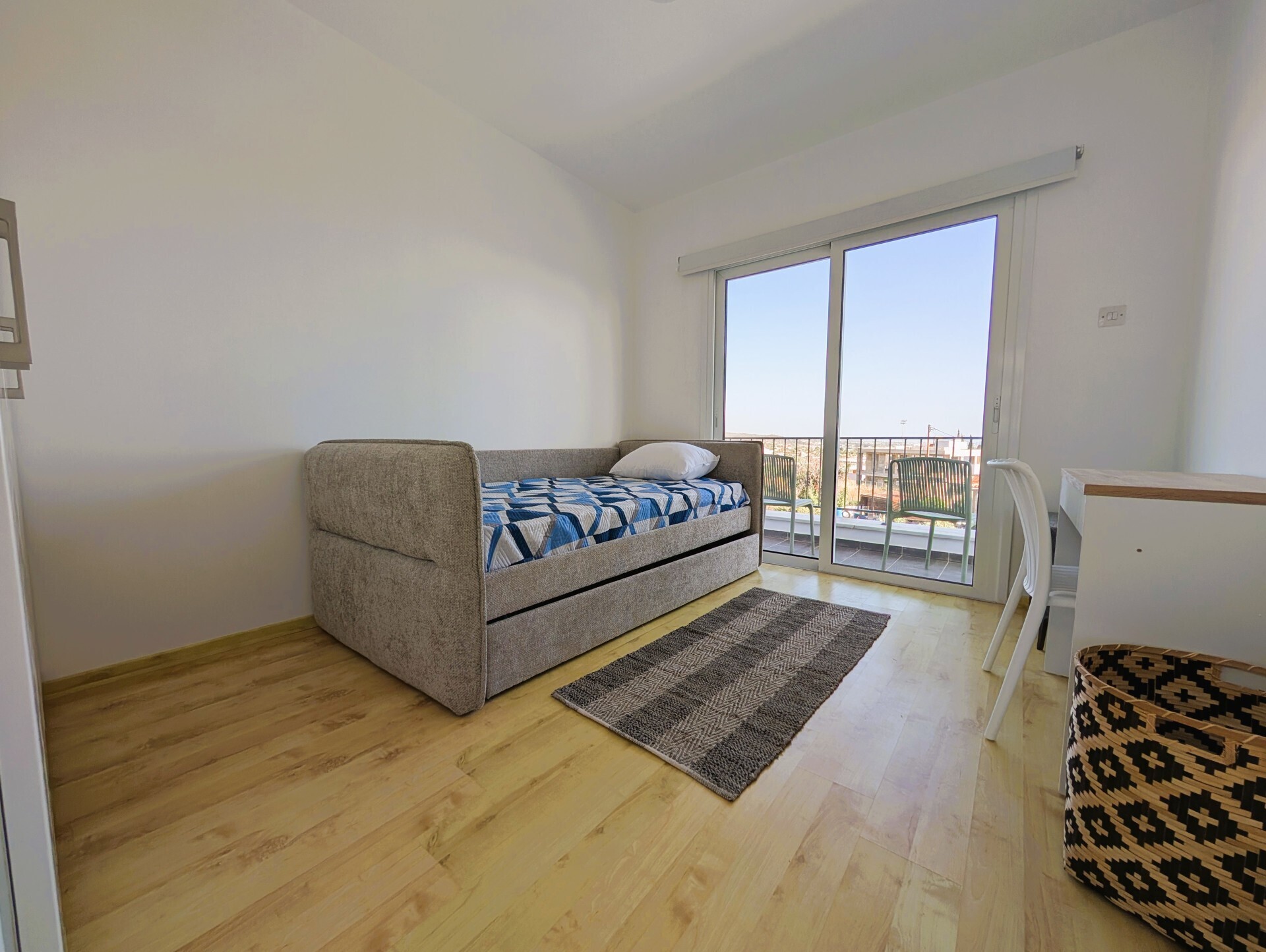 Schlafzimmer 1