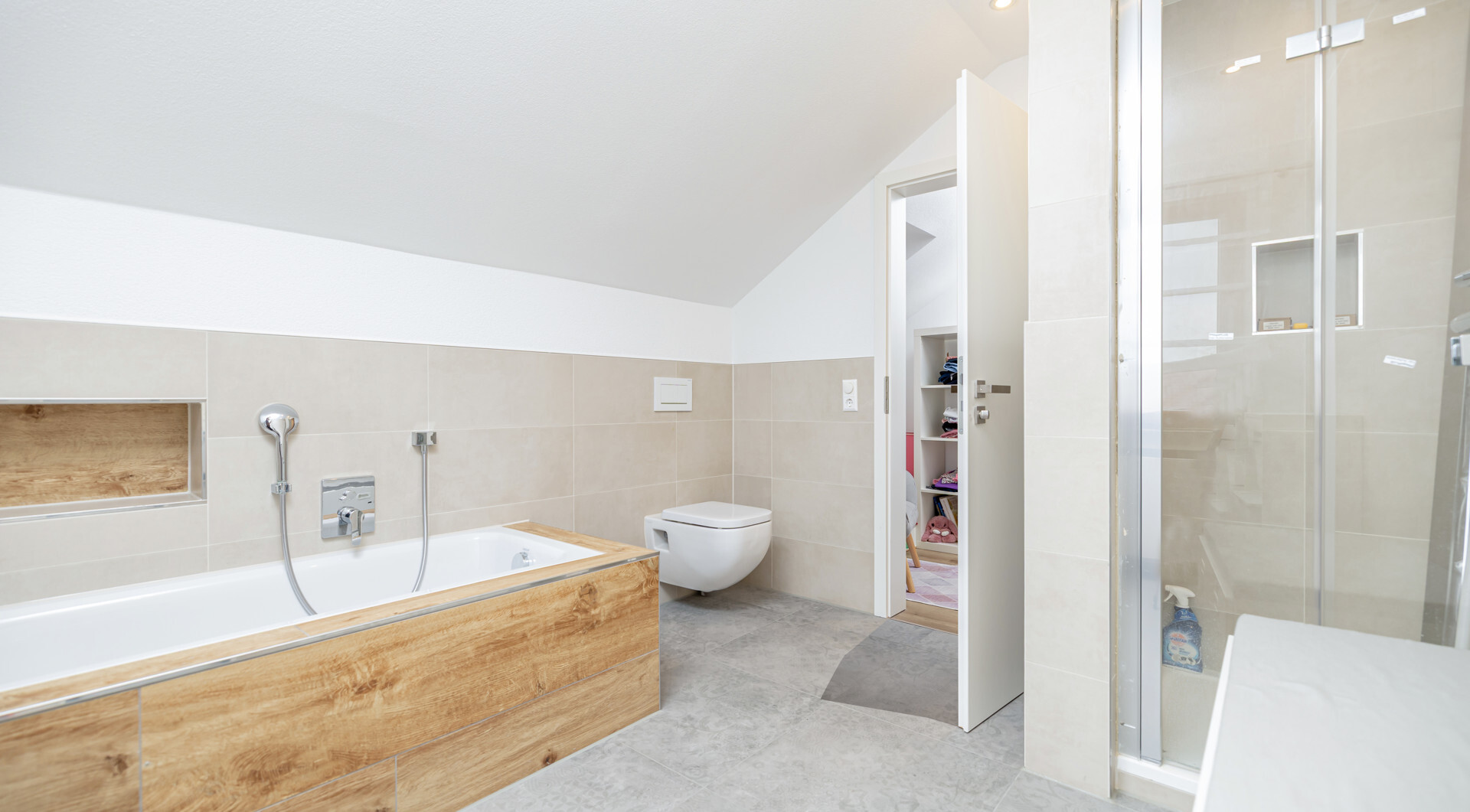 DG Bad - Schlafzimmer 1