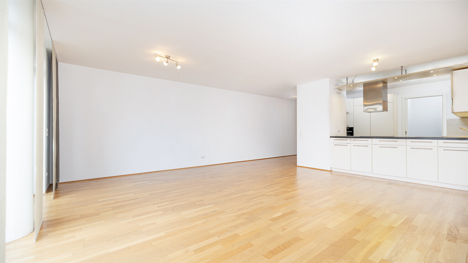 Wohnzimmer - Essbereich - Küche