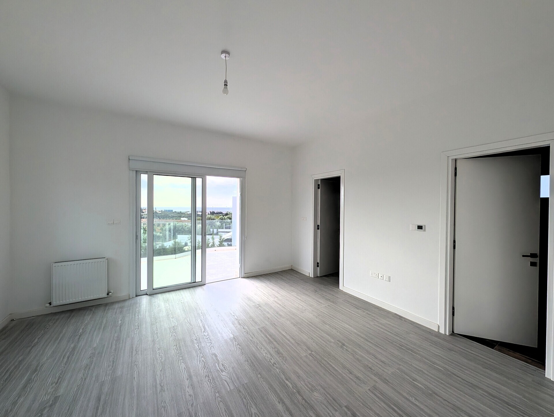 OG Schlafzimmer mit Badezimmer Begehbarer Kleiderschrank