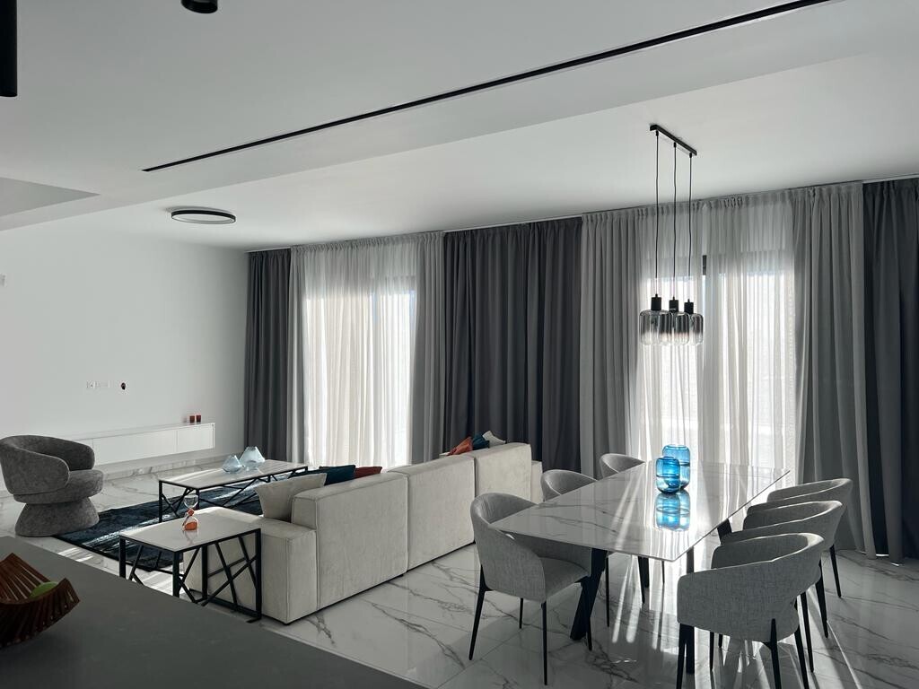 Wohnzimmer mit Essbereich