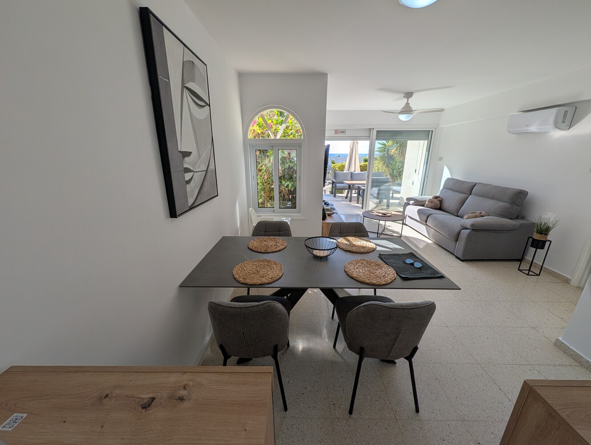 Wohnzimmer mit Essbereich