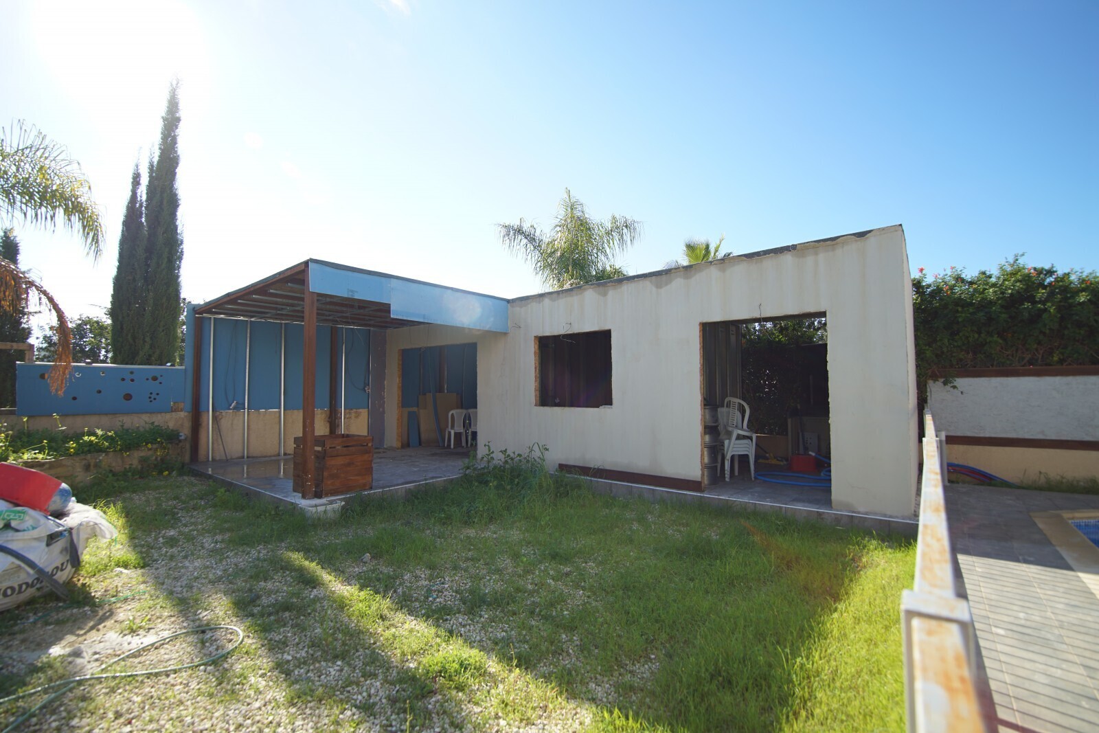 Nicht fertiggestelltes Poolhaus