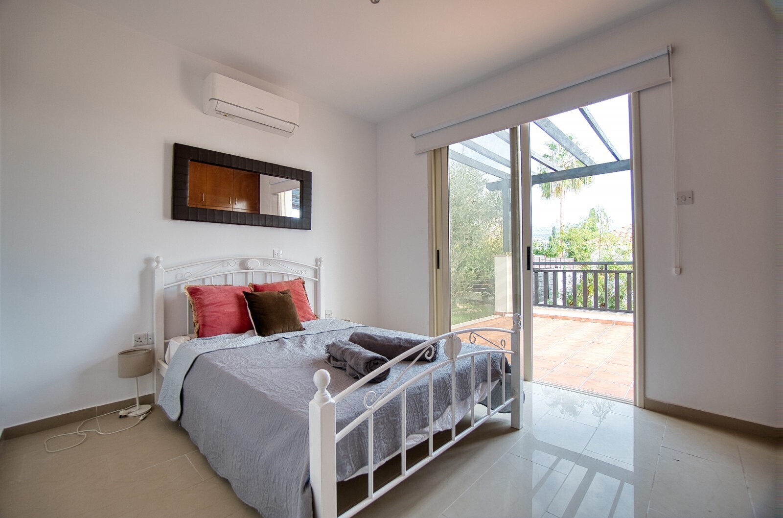 Schlafzimmer 1