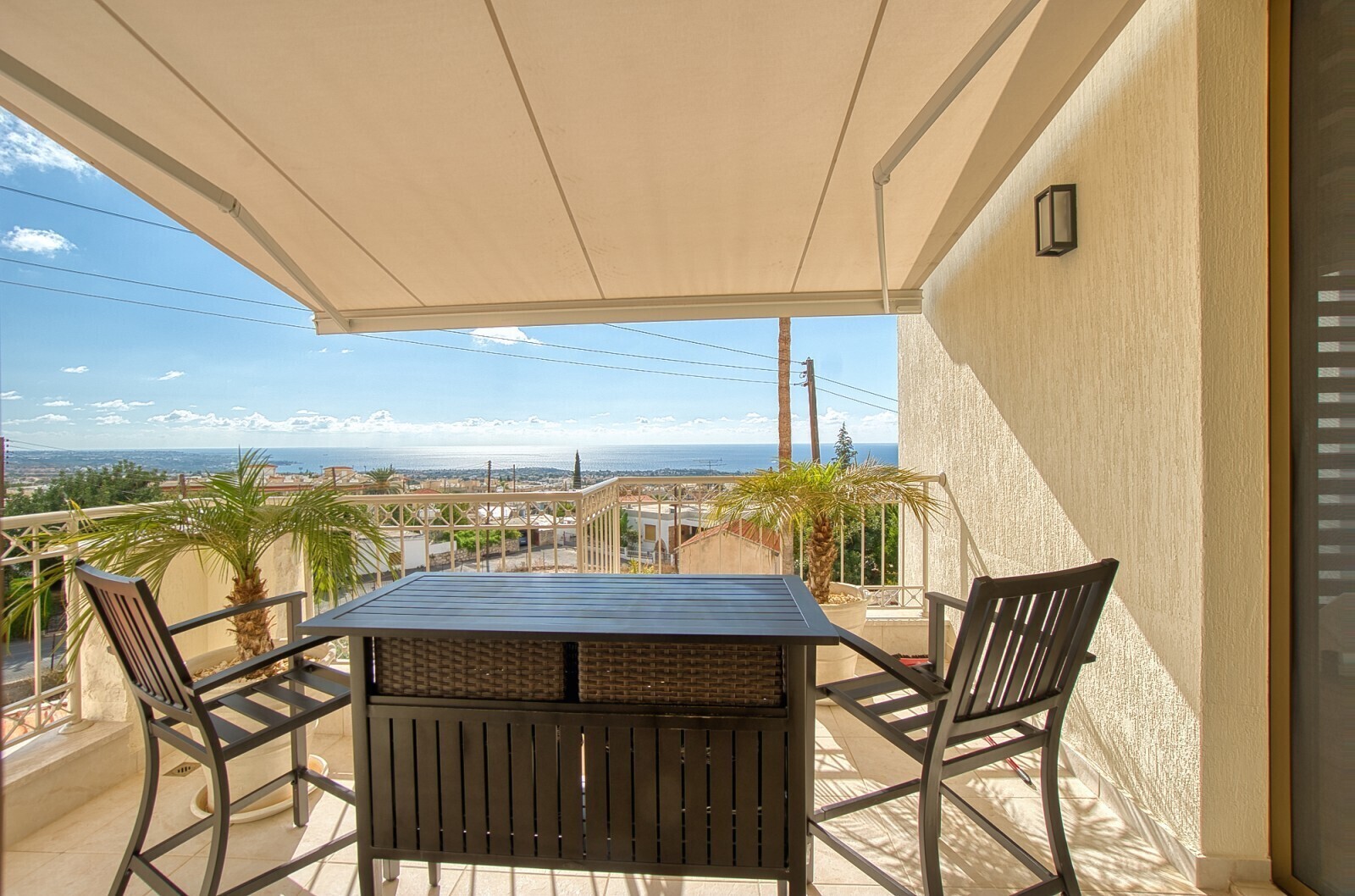Balkon mit Meerblick