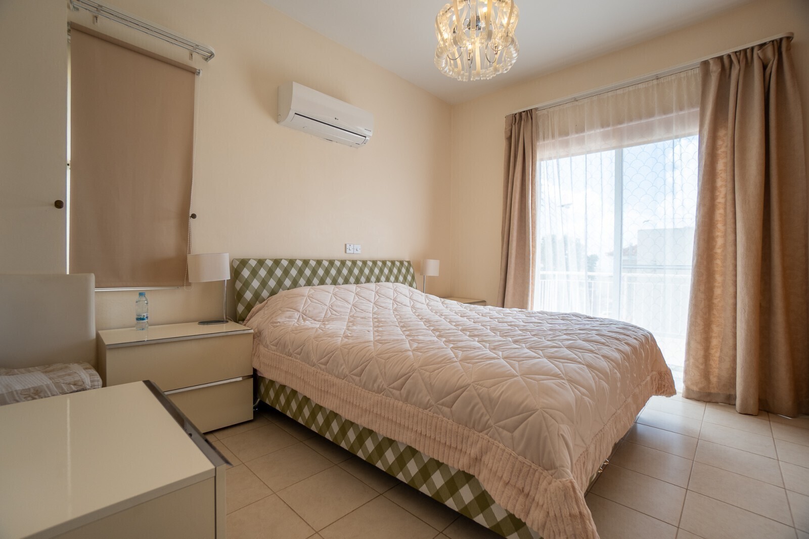 Schlafzimmer 2