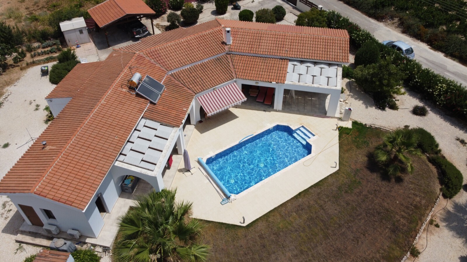 Bungalow mit Pool