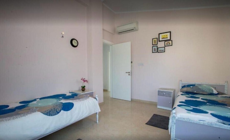 Schlafzimmer 2