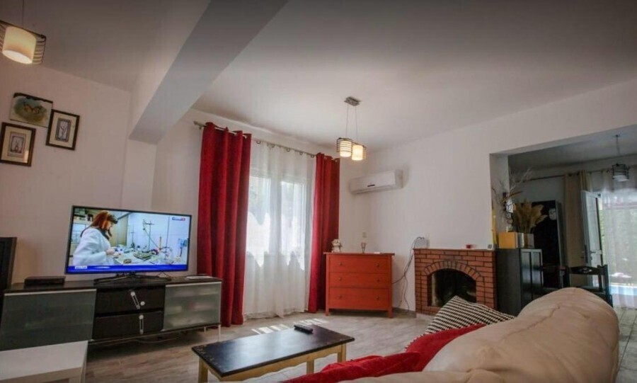 Wohnzimmer mit Kamin