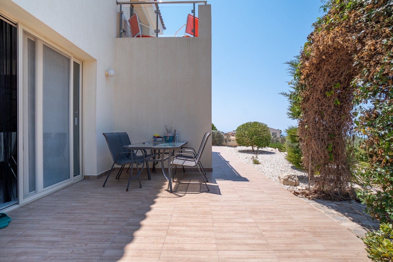 Terrasse mit Garten
