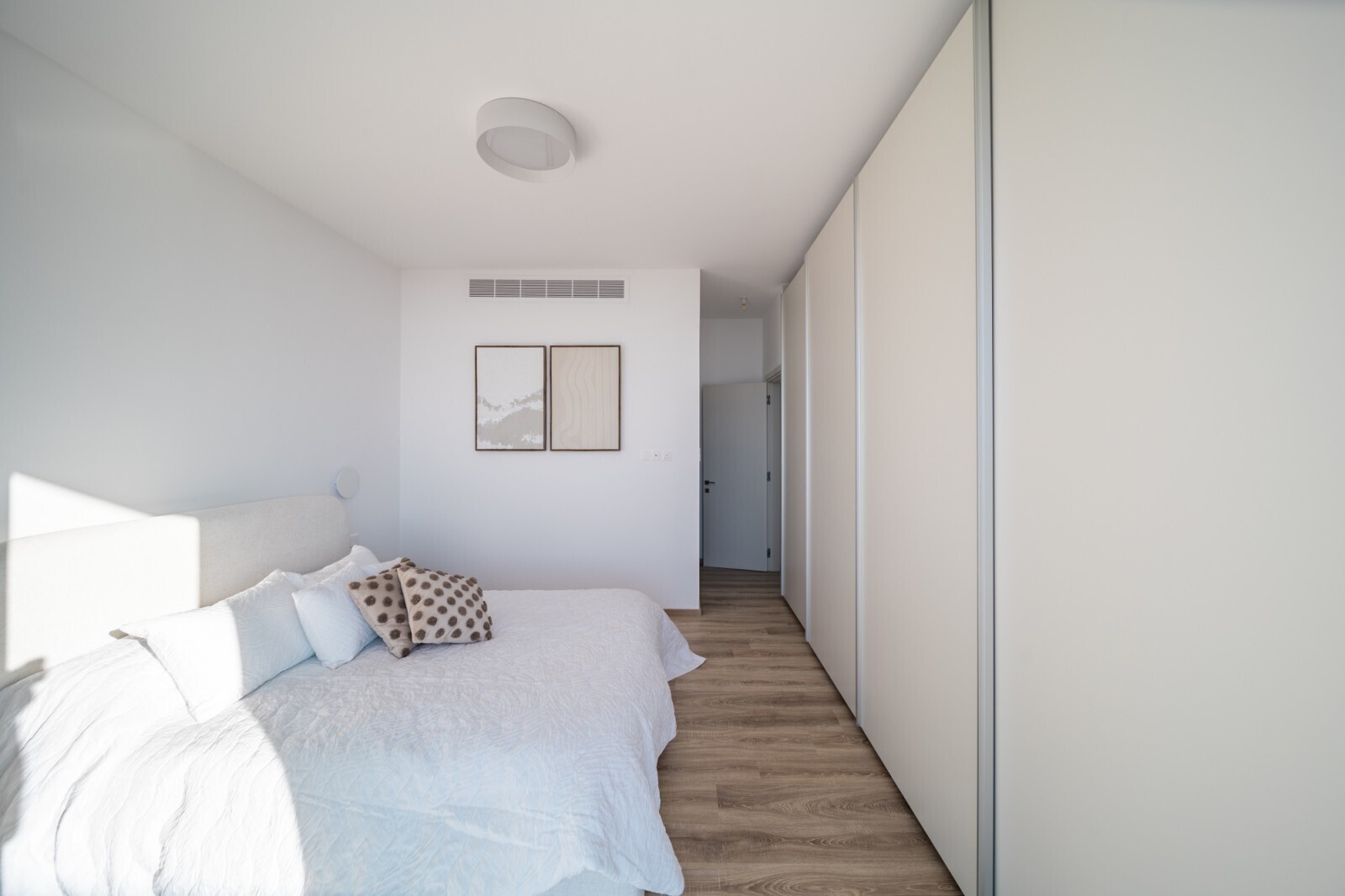 Schlafzimmer 1