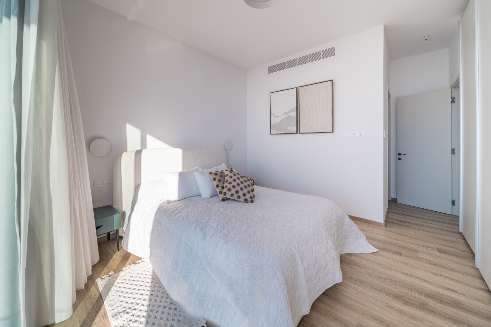 Schlafzimmer 1