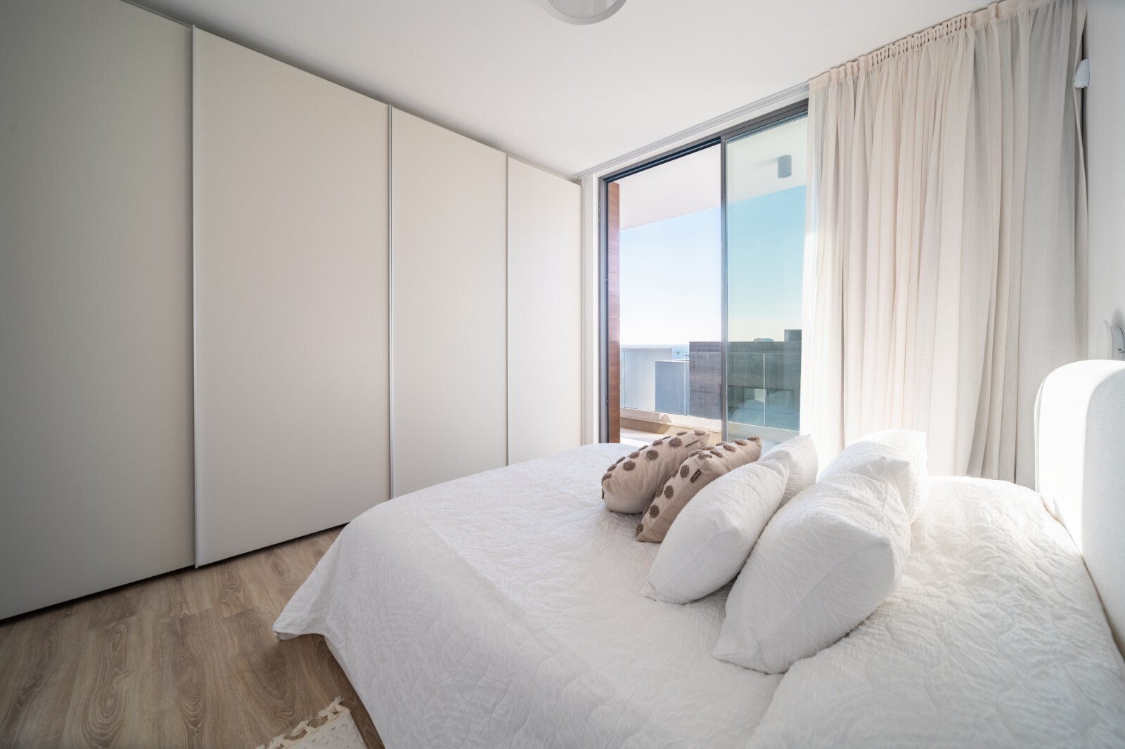 Schlafzimmer 1