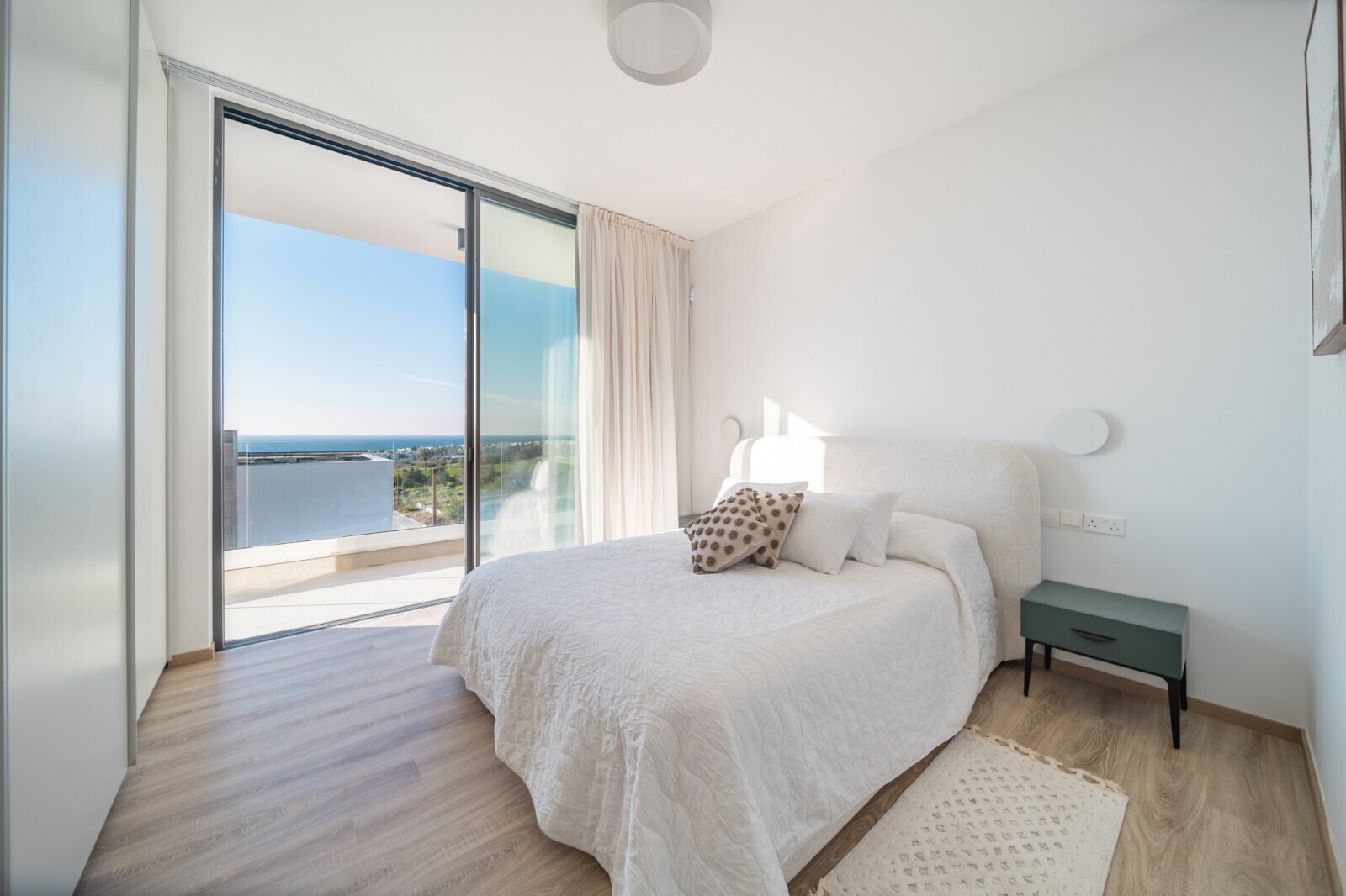 Schlafzimmer 1