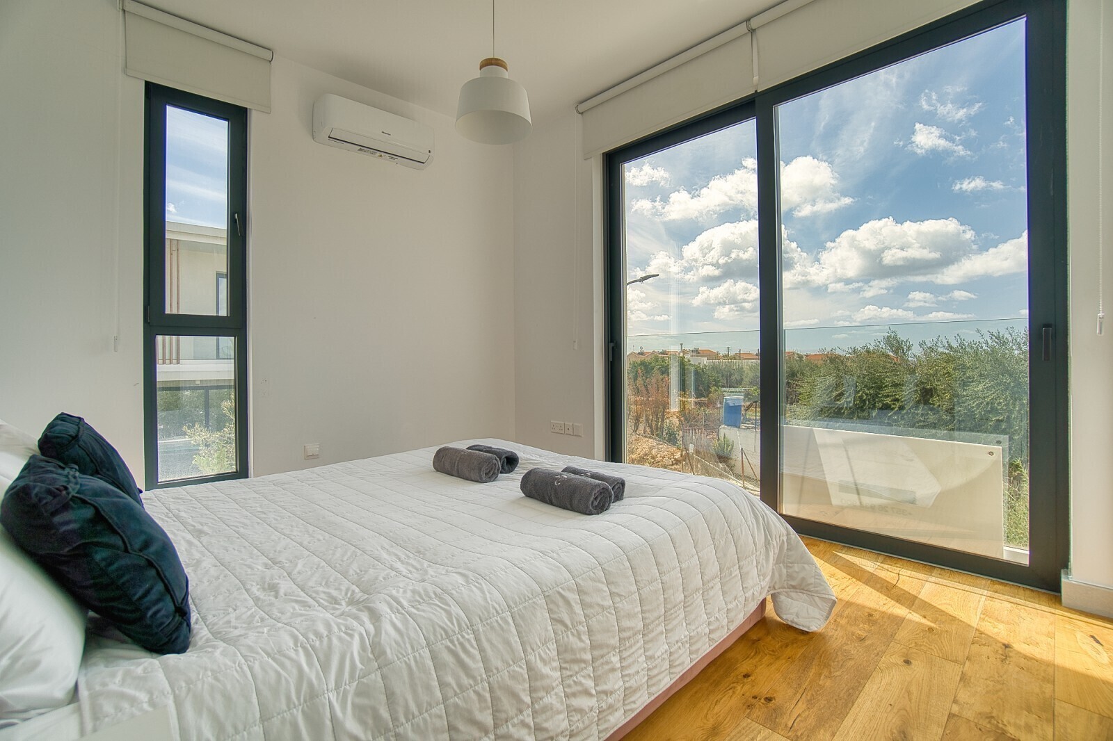 Schlafzimmer 1