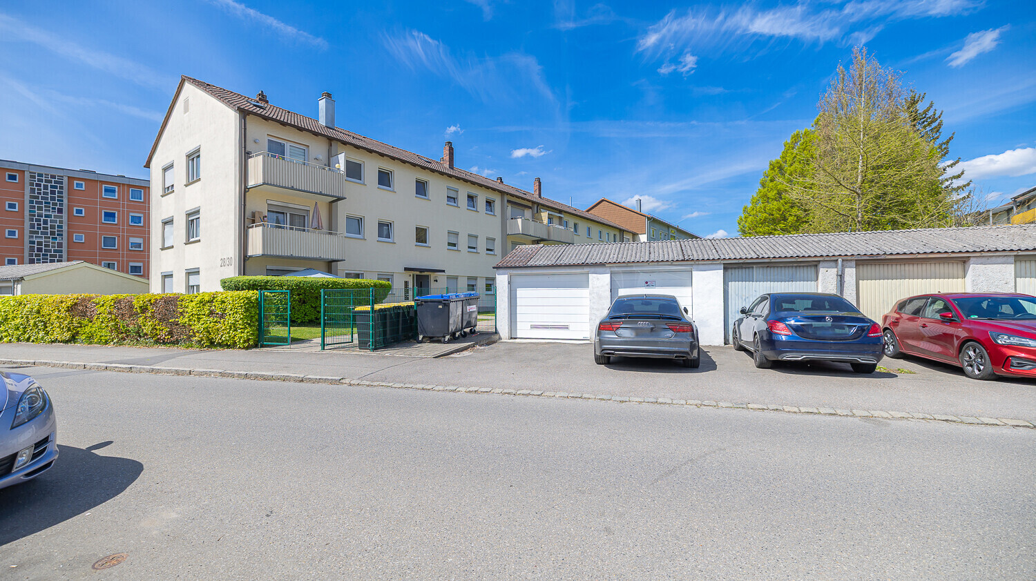 Hauseingang - Garage