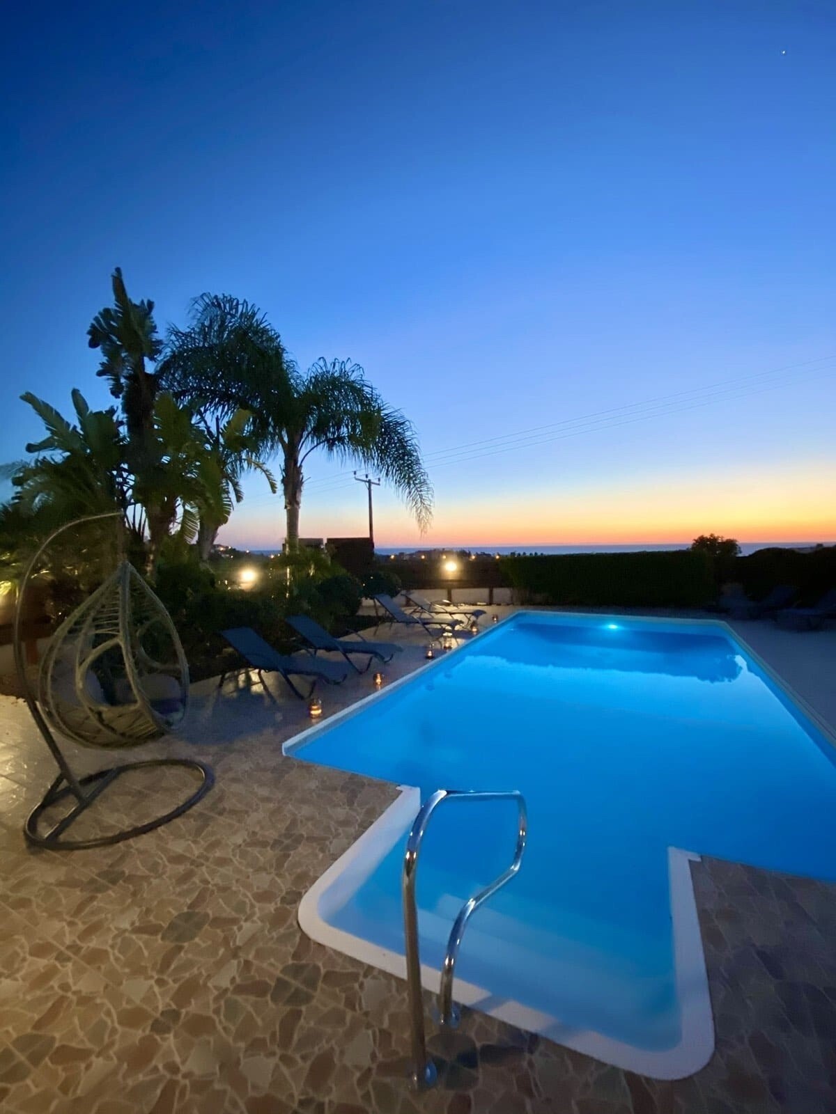 Pool mit Meerblick