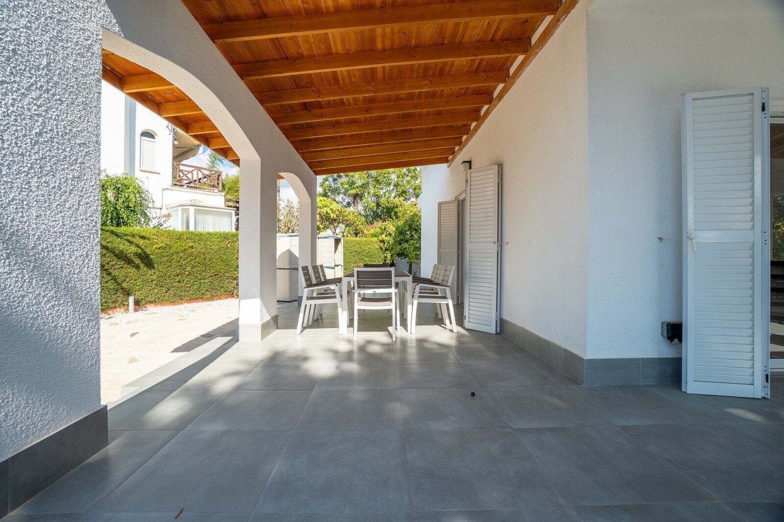 Überdachte Terrasse