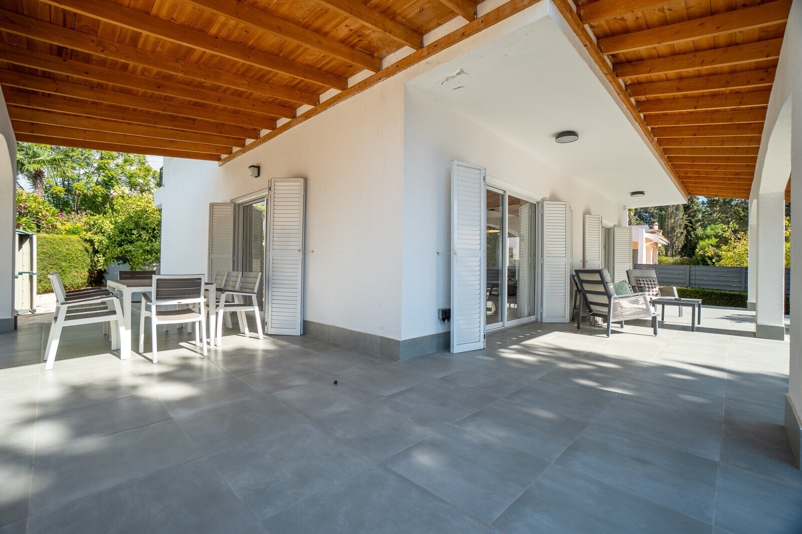 Überdachte Terrasse