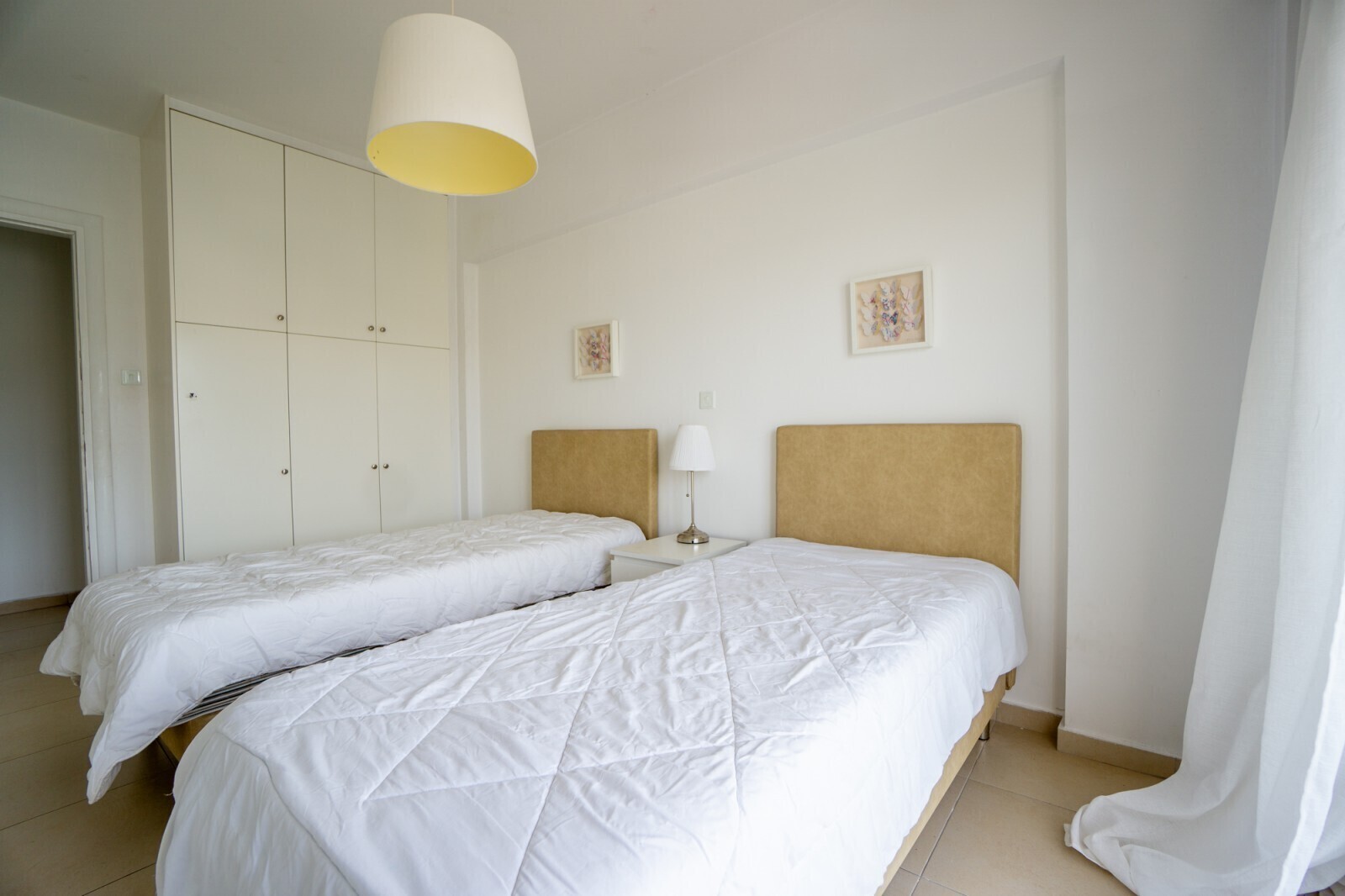 Schlafzimmer 1
