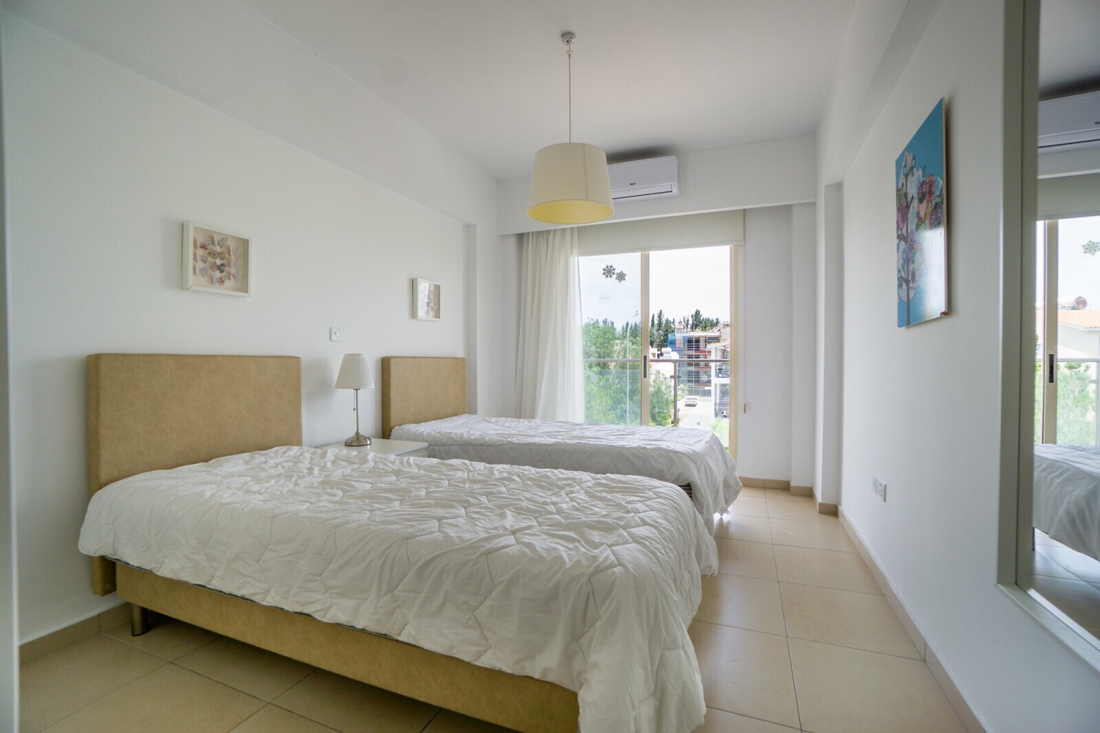 Schlafzimmer 1