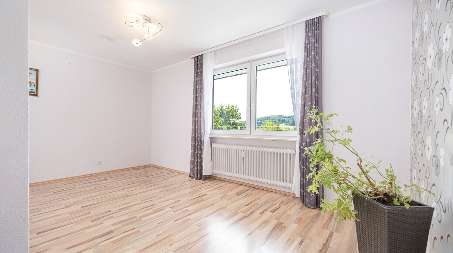 Schlafzimmer 1