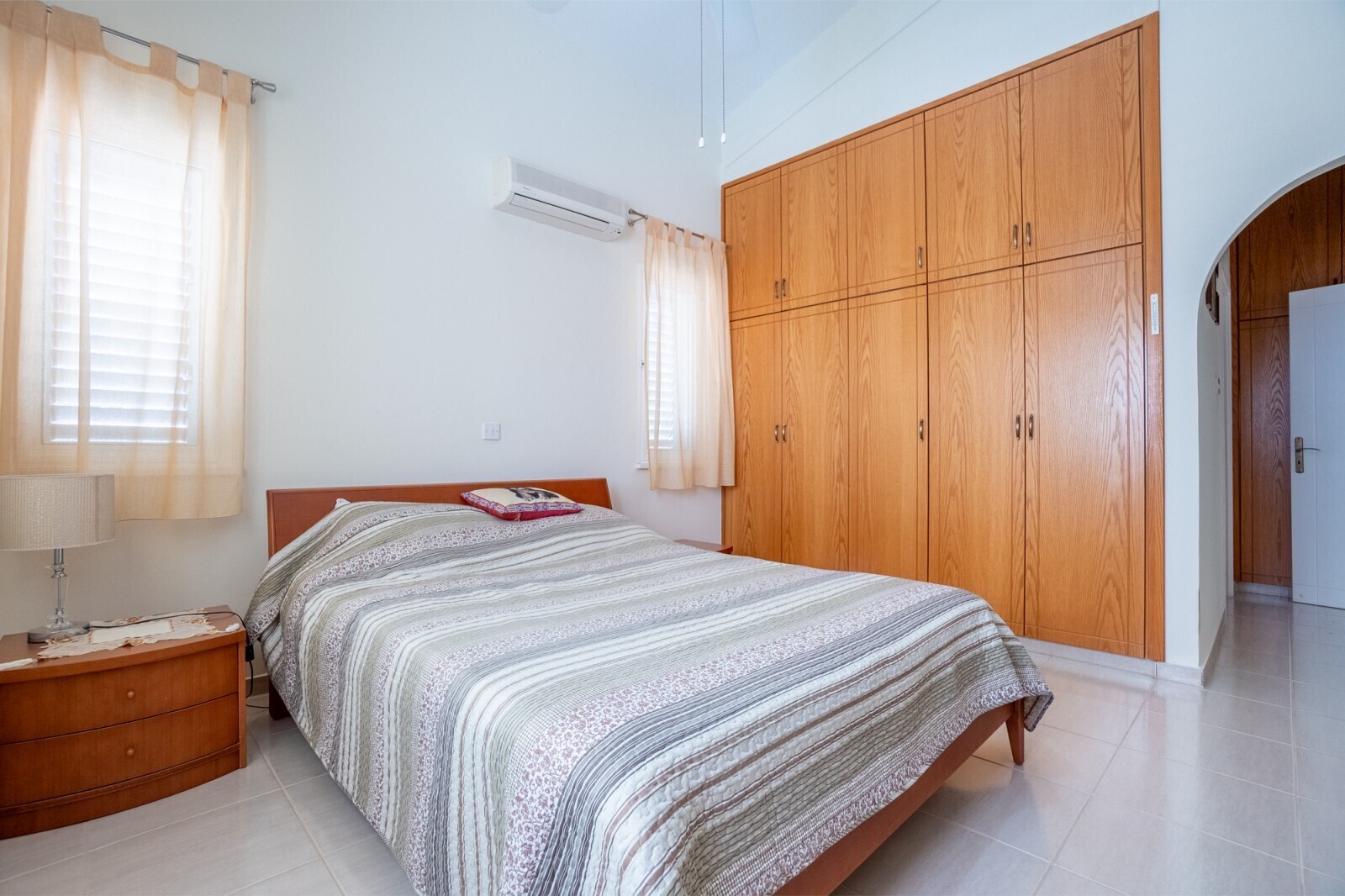 Schlafzimmer 1