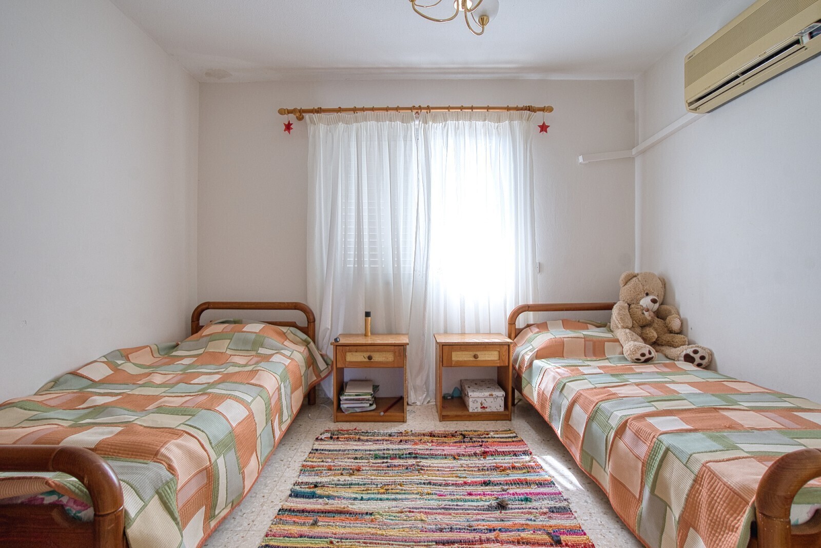 Schlafzimmer 1