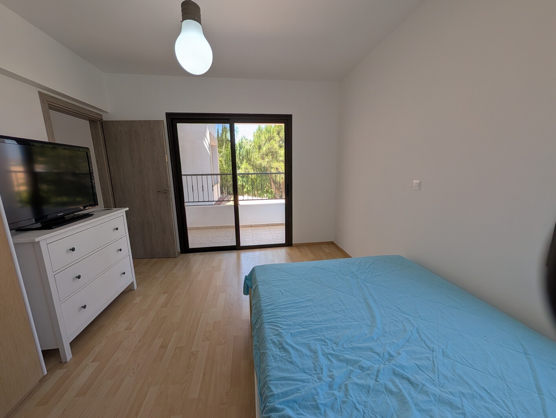Schlafzimmer 1