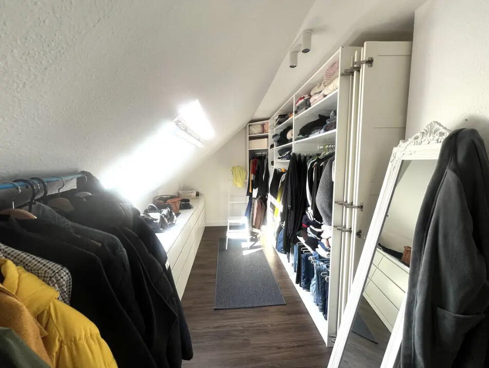 Kleiderschrank