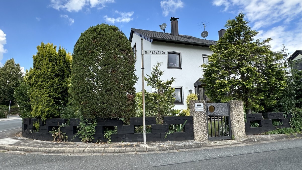 Grundstück Haupteingang