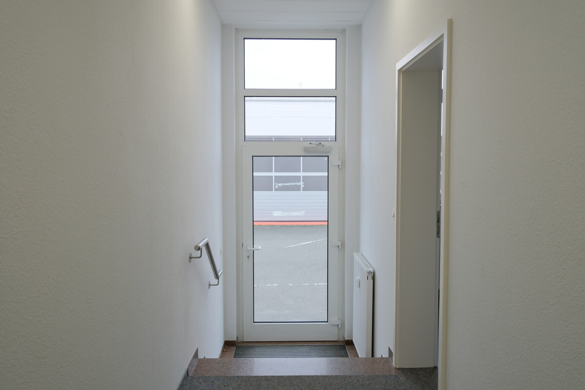 Flur mit Ausgang zum Hof