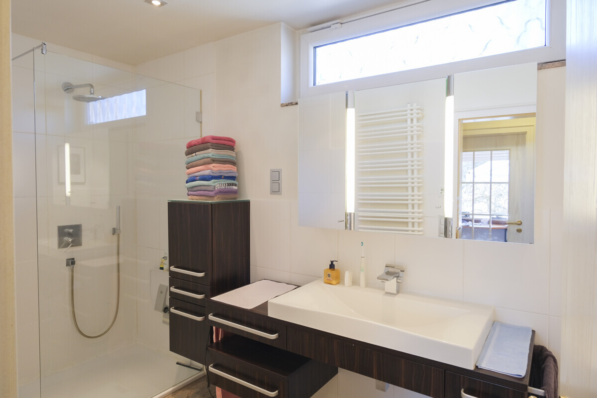 Badezimmer mit Tageslicht