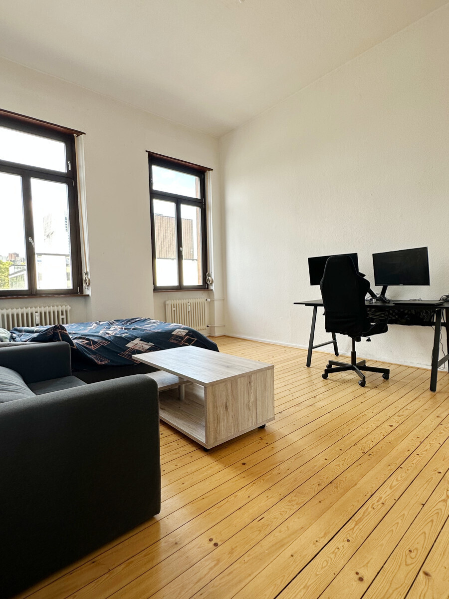 Wohn- und Schlafzimmer