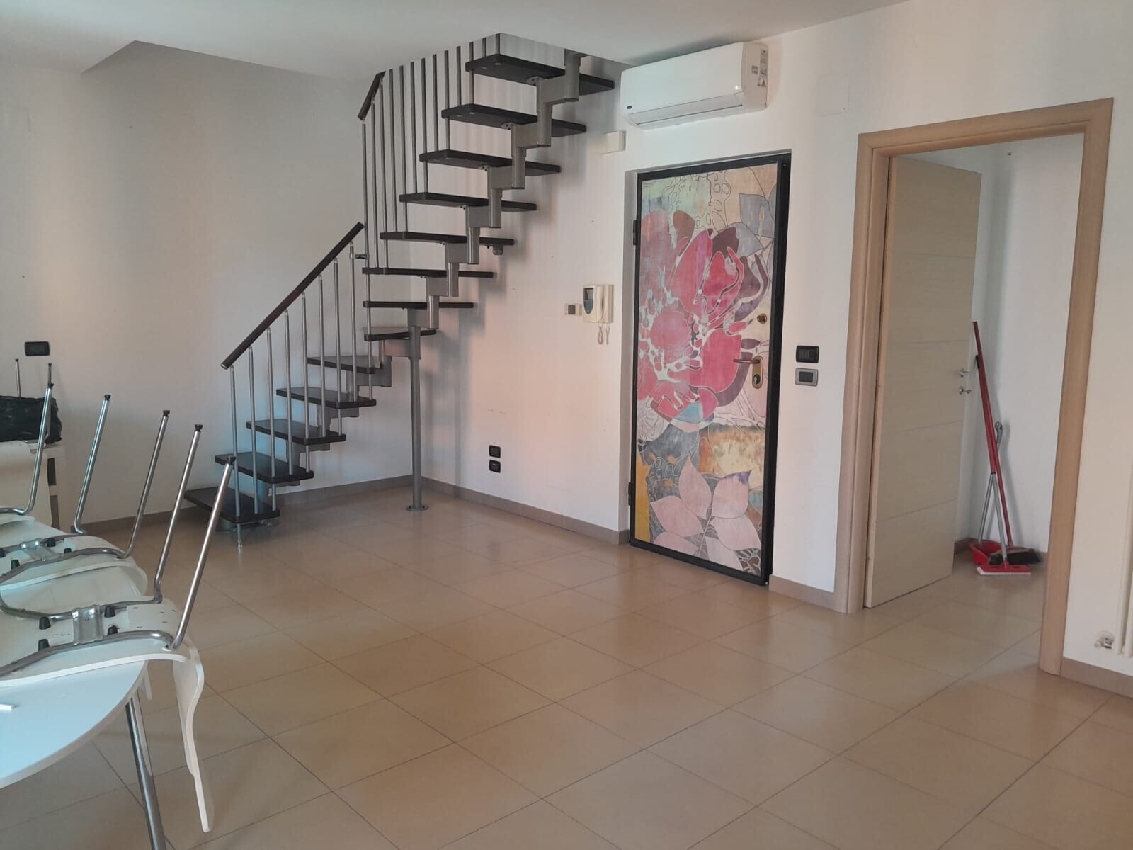 WhatsApp Image 2025-03-18 at 09.47.37 (2)