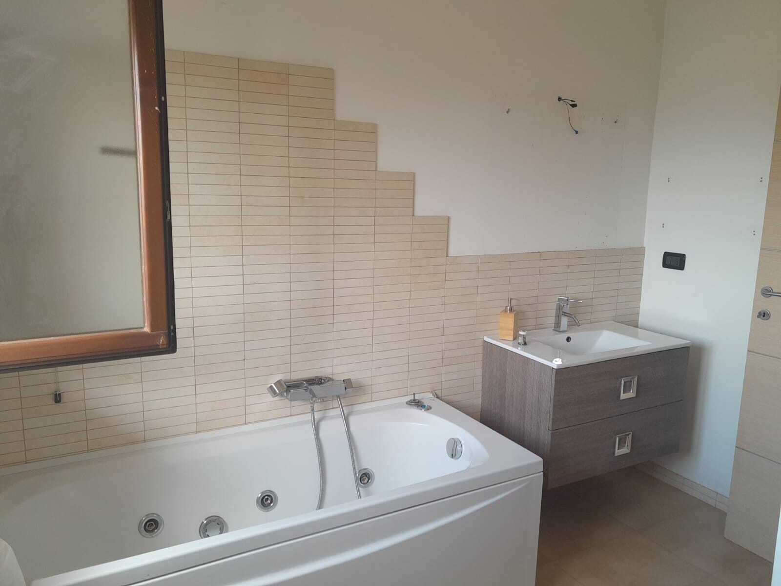 WhatsApp Image 2025-03-18 at 09.47.37