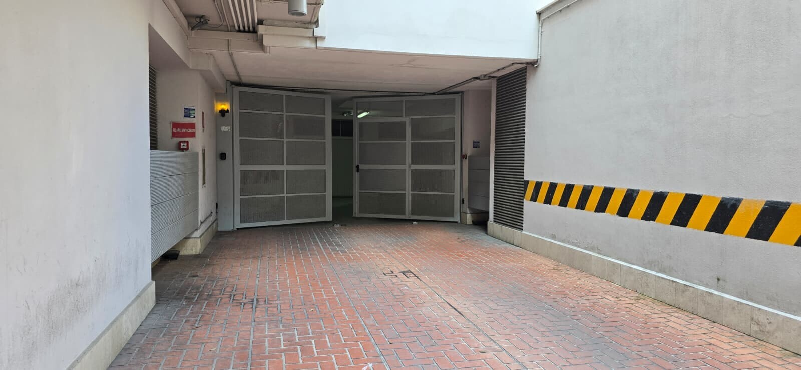 WhatsApp Image 2025-12-03 at 19.34.21