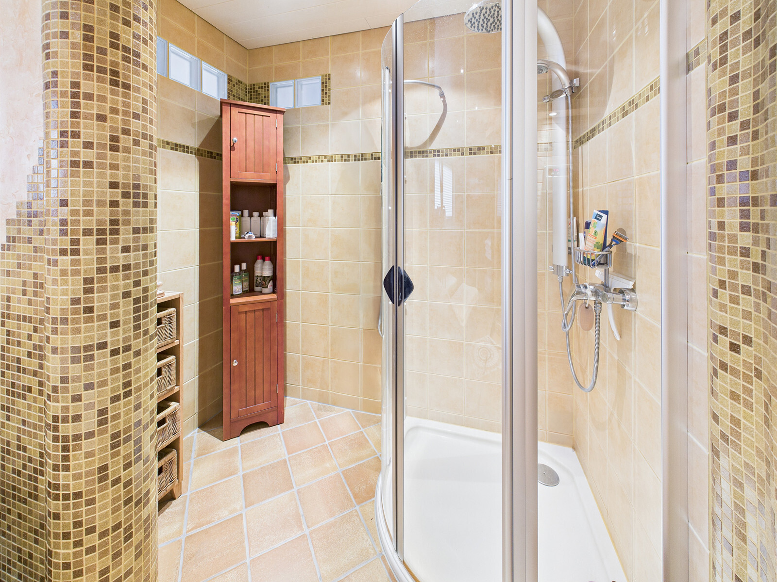 Dusche im Saunabereich