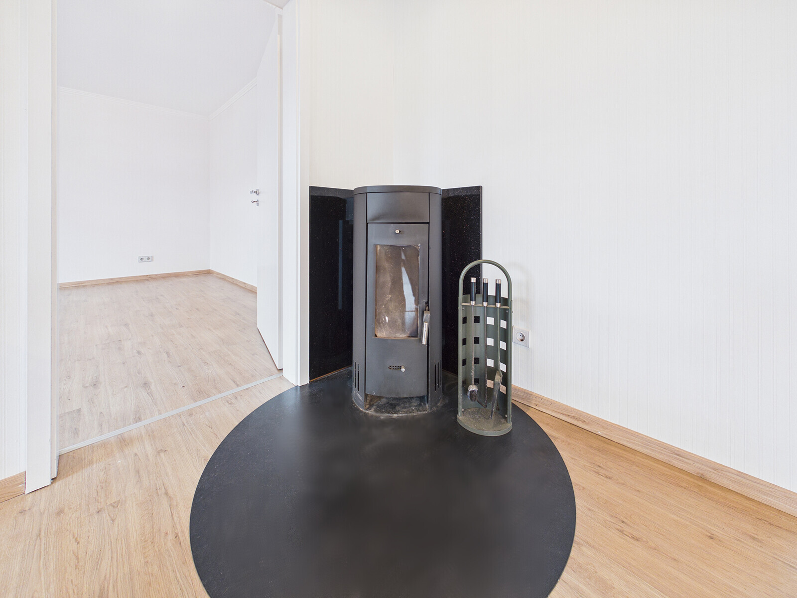 Kamin EG