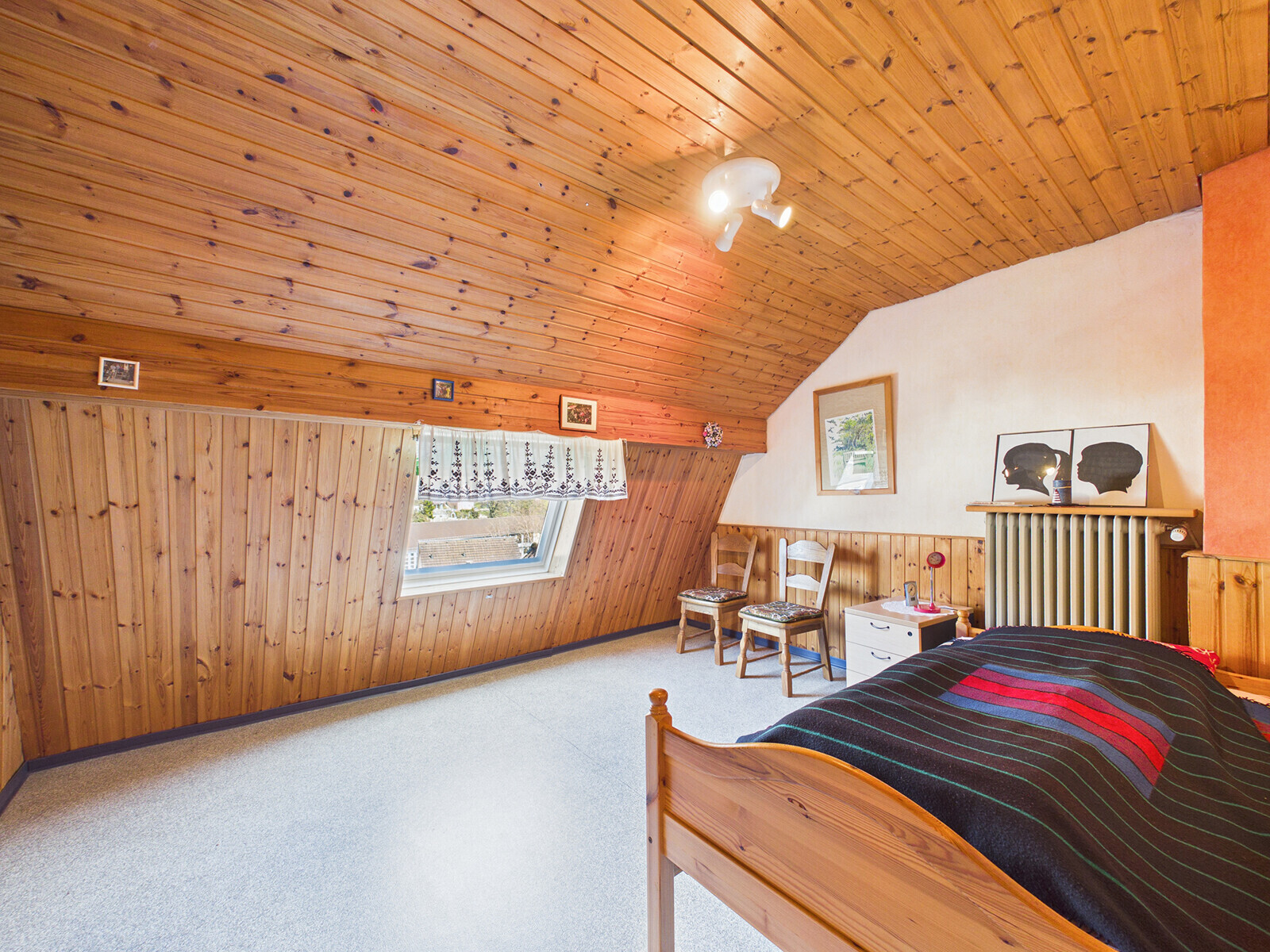 Schlafzimmer DG