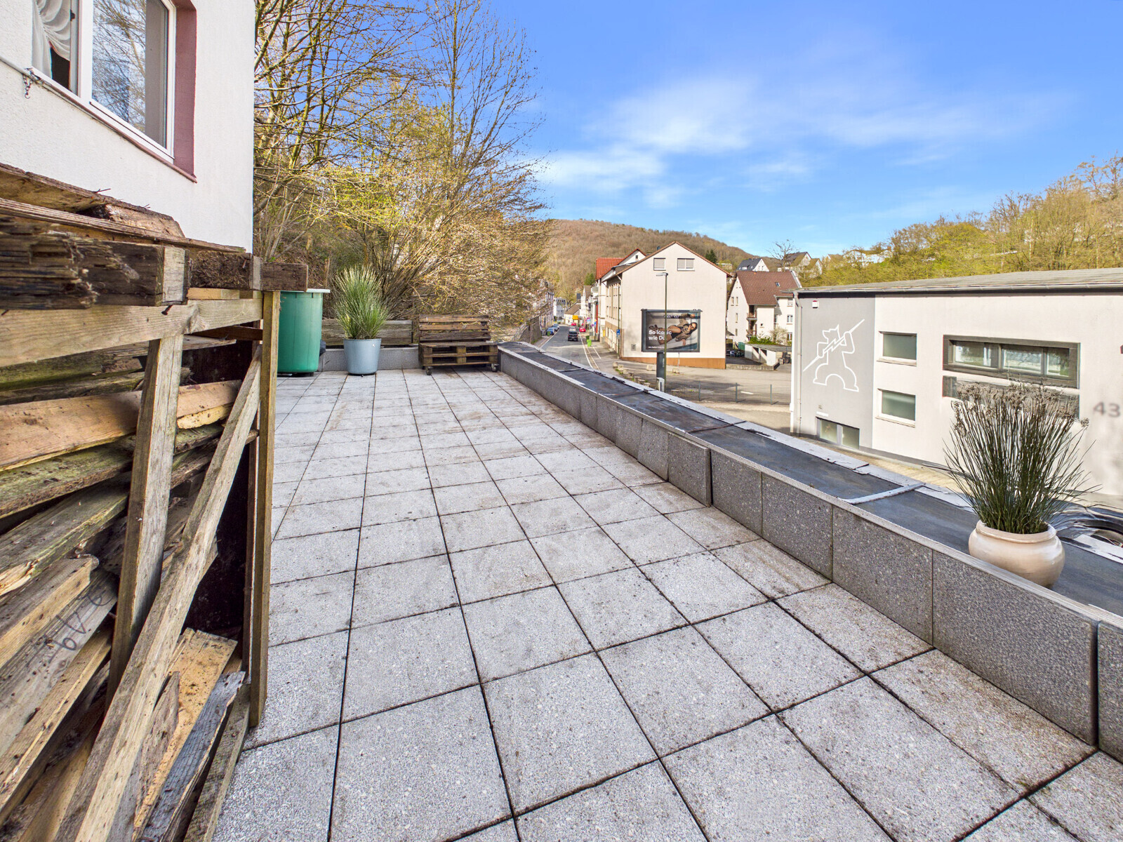 Terrasse vorm Haus