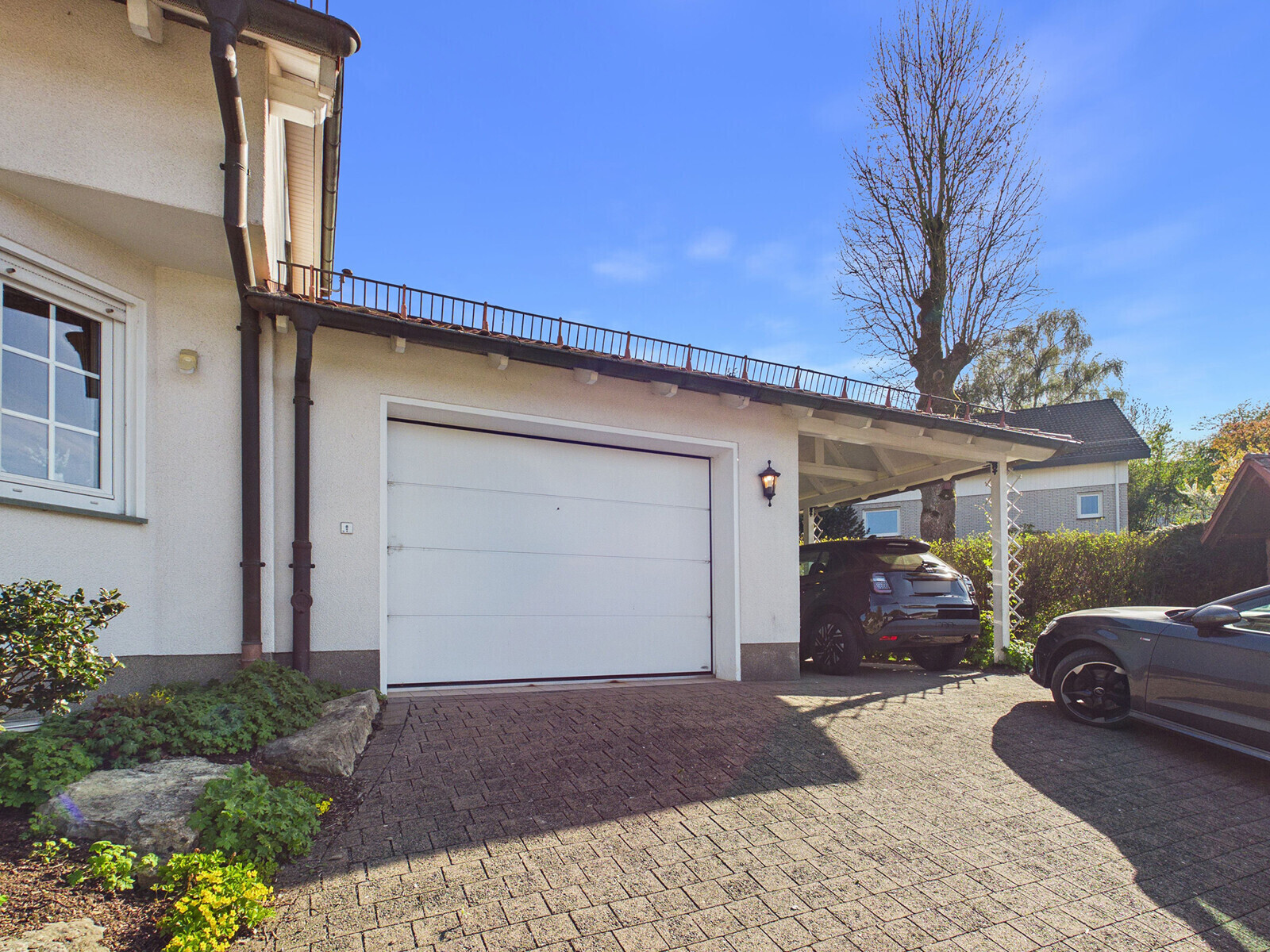 Garage & Carport