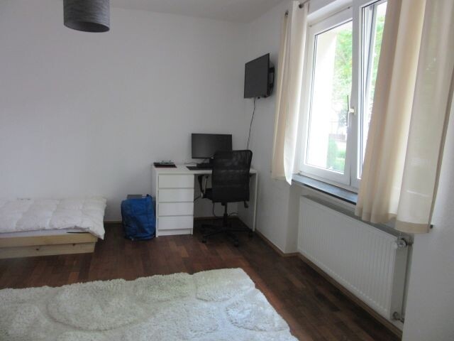 Schlafzimmer 1