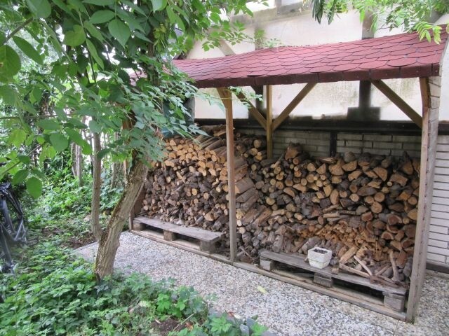 Kaminholzstand