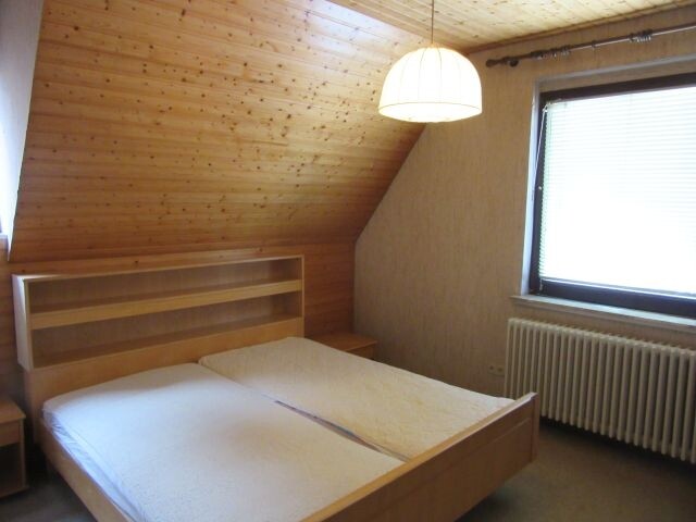 Schlafzimmer, DG