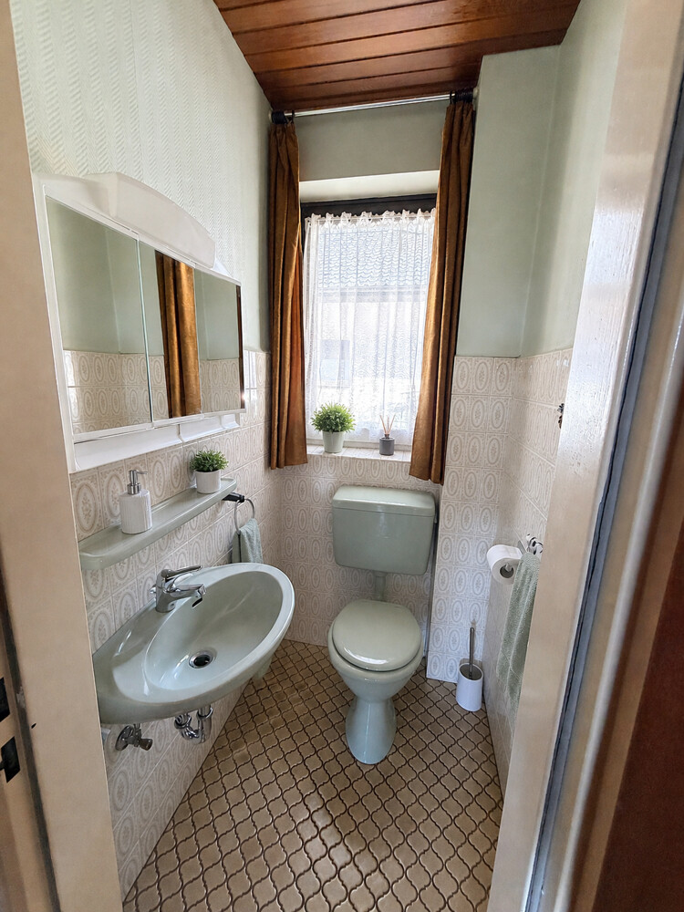 Gäste WC in EG - Foto digital bearbeitet (Darstellung optimiert)