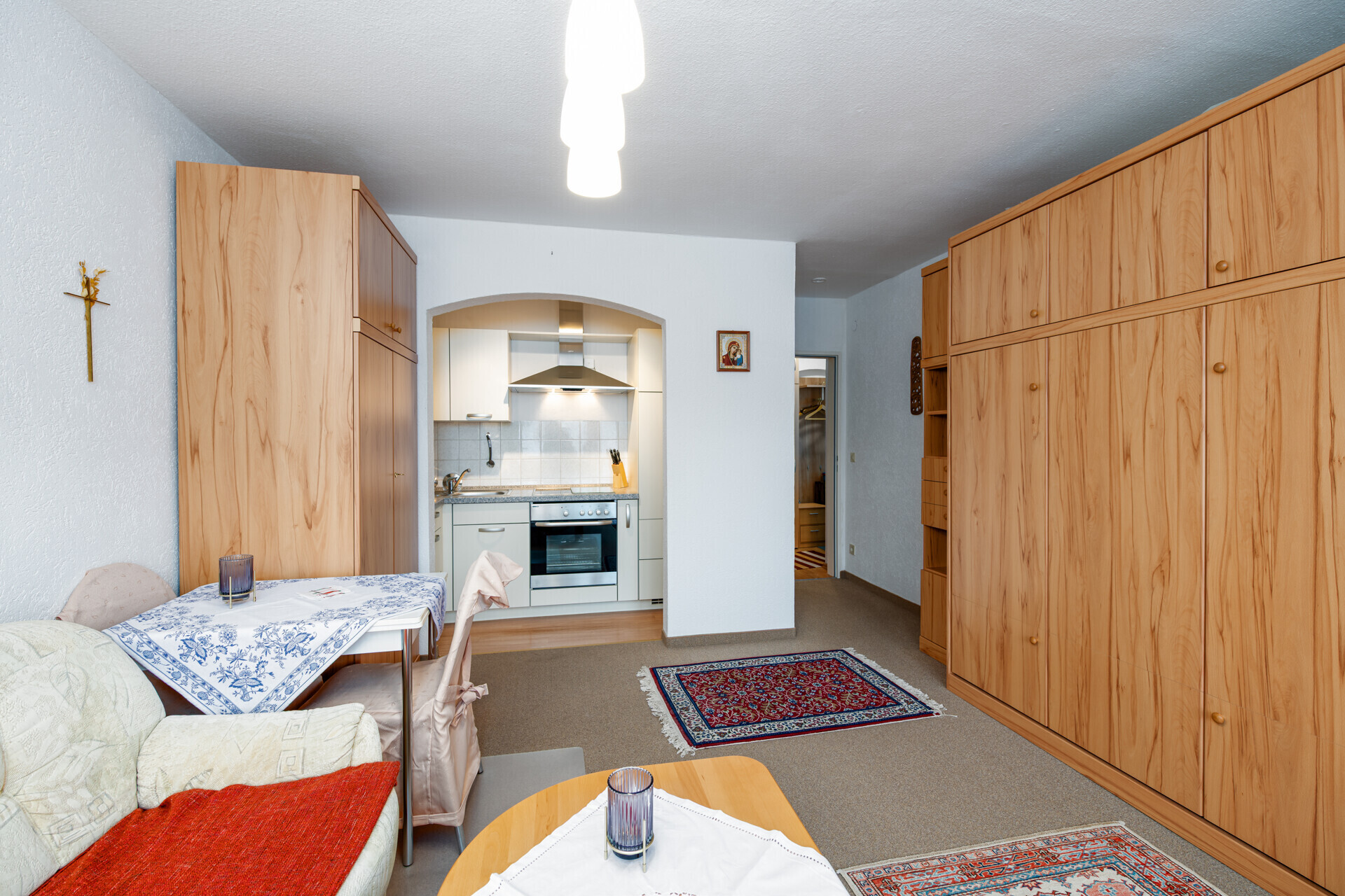 Wohn-/Schlafzimmer – Ansicht 1