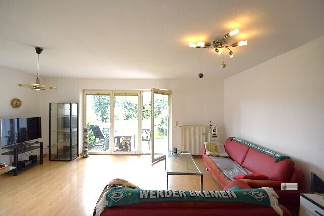 Wohnzimmer mit Terrassentür