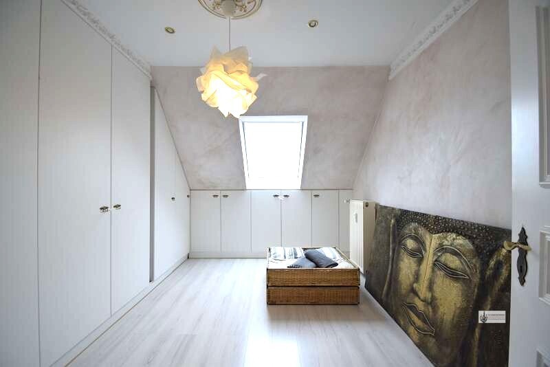 Schlafzimmer mit Einbauschränken